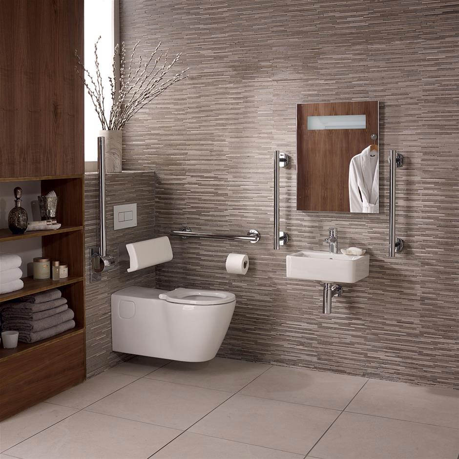 Ideal Standard Concept Freedom ensuite bathroom pack with modern fixtures and fittings, installed in a contemporary bathroom setting.