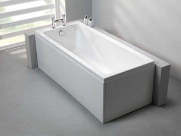 White Carron Quantum acrylic single-ended bath measuring 1600x800mm, shown in a modern bathroom setting.