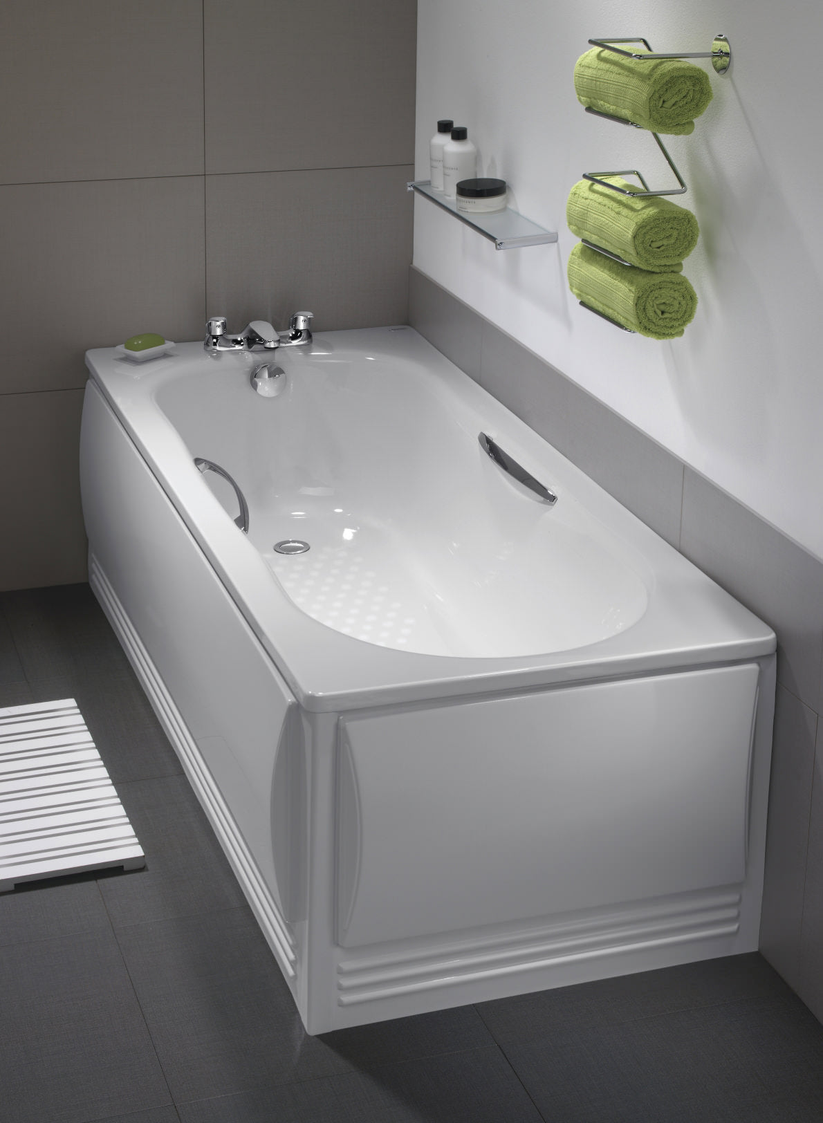 Twyford Celtic white steel single-ended bath with legs and grips, ideal for classic bathroom setups.