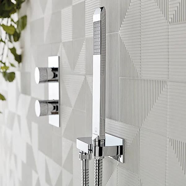 Vado Omika Chrome Shower Handset Kit with Bracket and Outlet - 1 Spray Mode